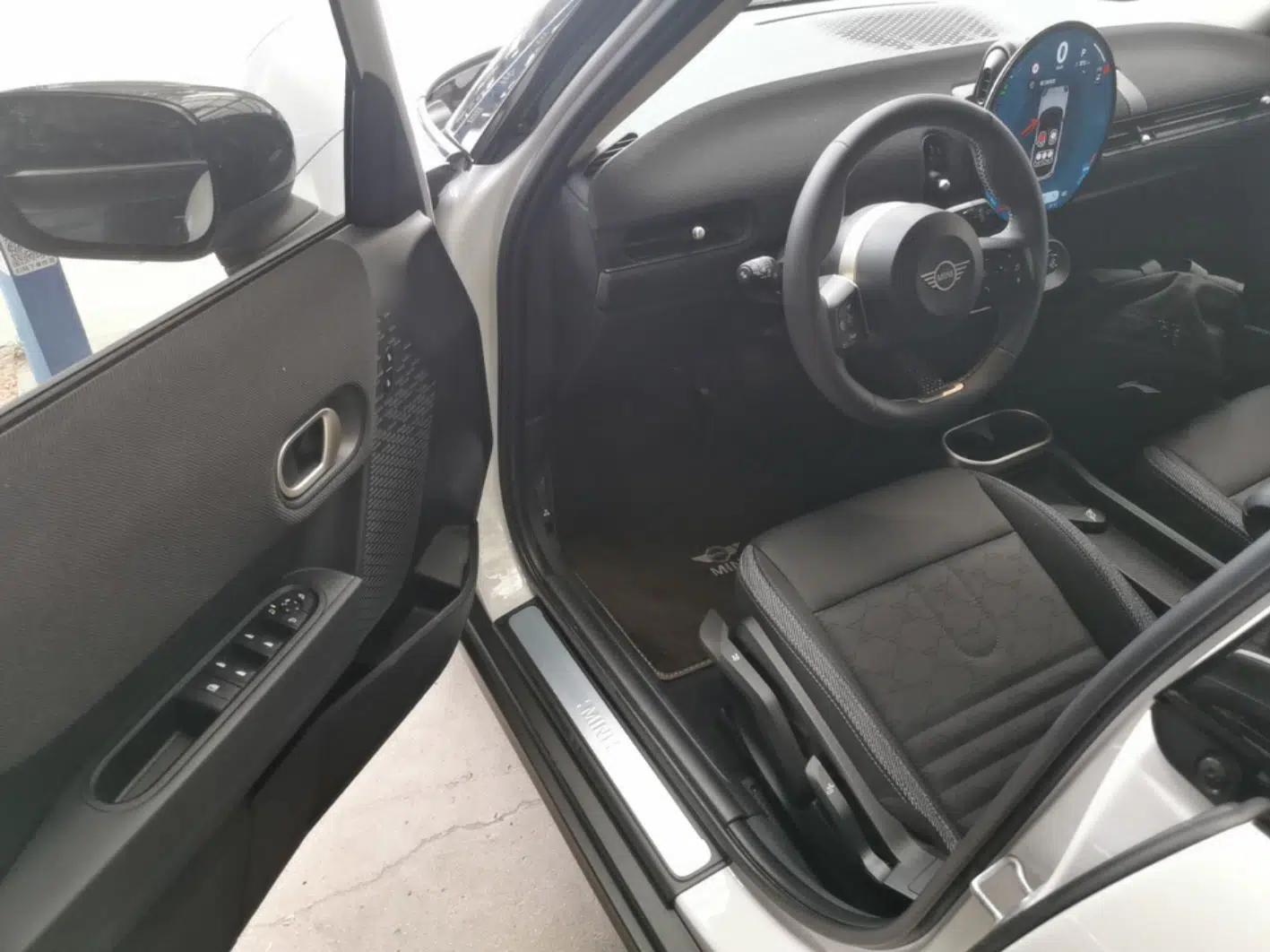 MINI 2025 1.5T COOPER Classic Edition Five-Door Version — миниатюра 18