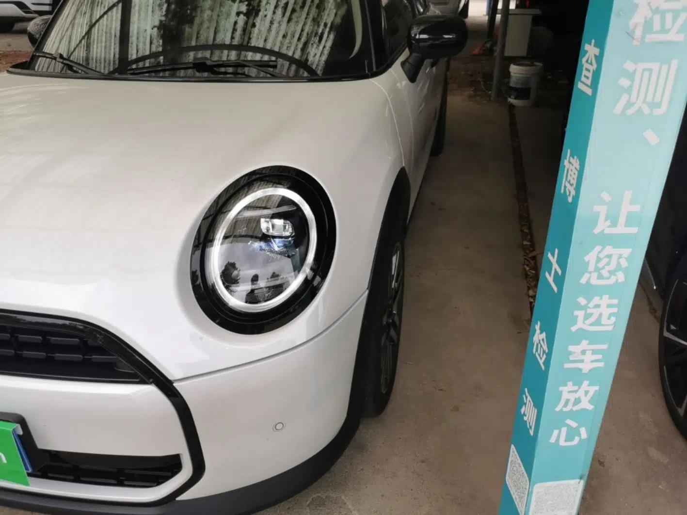 MINI 2025 1.5T COOPER Classic Edition Five-Door Version — миниатюра 8