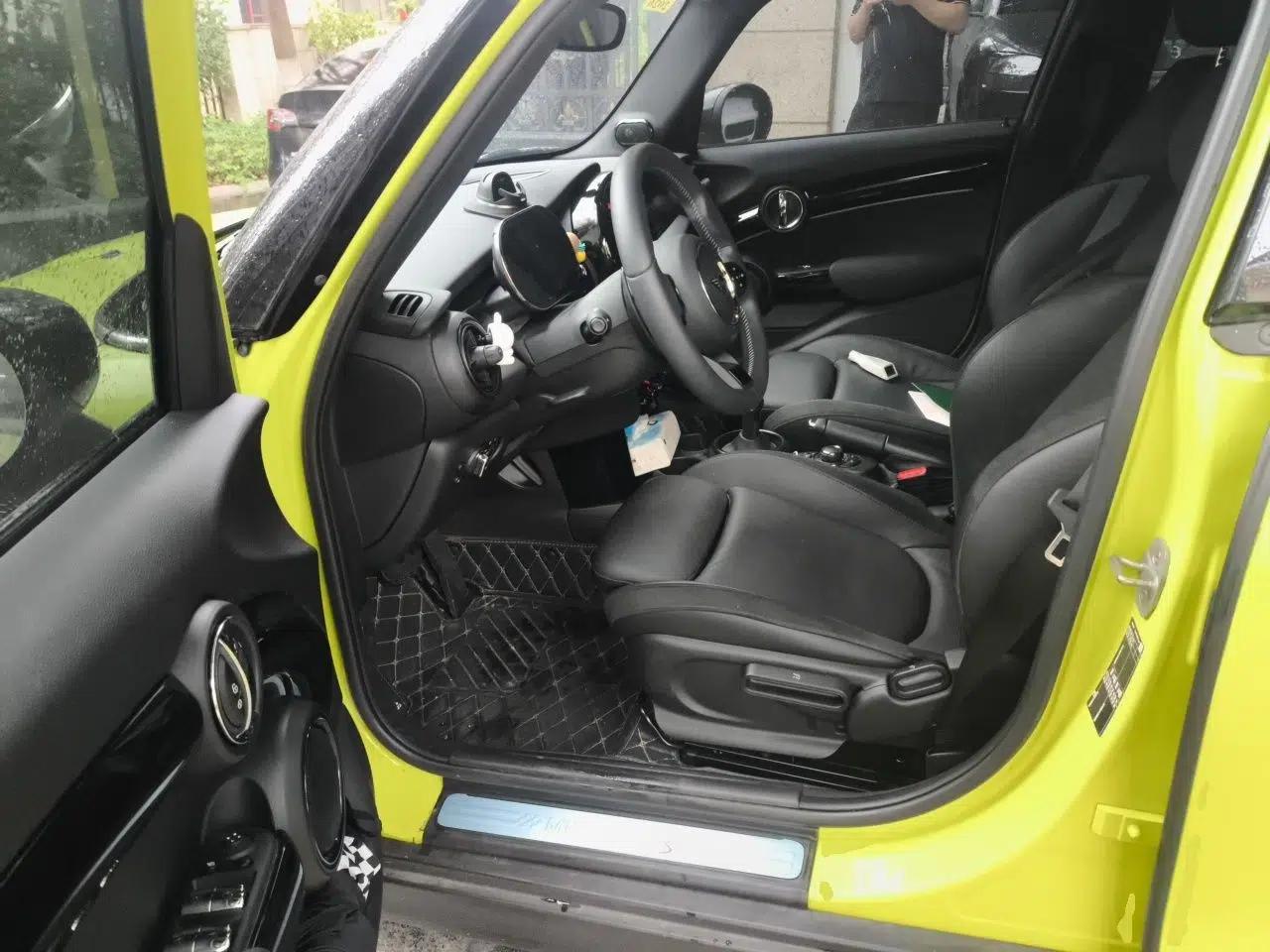 MINI 2023 Facelift 2.0T COOPER S Artist Five-Door Edition — миниатюра 13