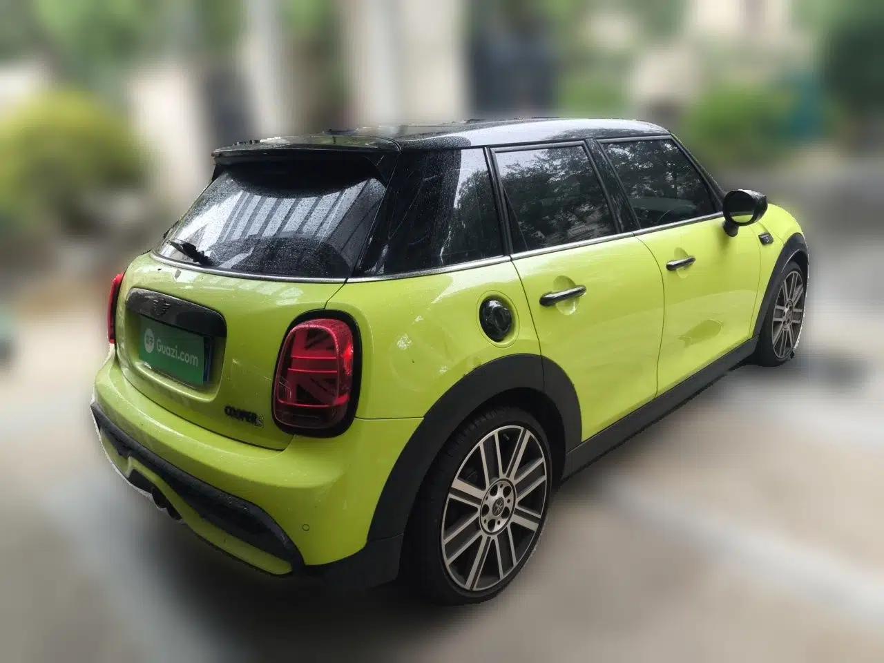 MINI 2023 Facelift 2.0T COOPER S Artist Five-Door Edition — миниатюра 4