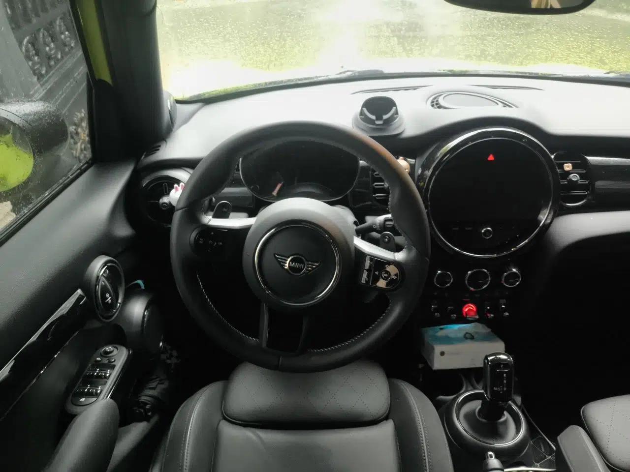 MINI 2023 Facelift 2.0T COOPER S Artist Five-Door Edition — миниатюра 7