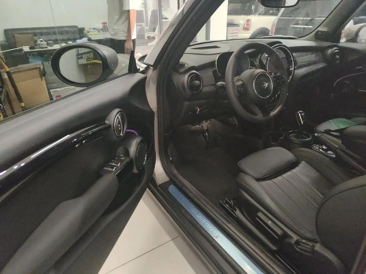 MINI 2022 Revised 2.0T COOPER S CABRIO Artist — миниатюра 16
