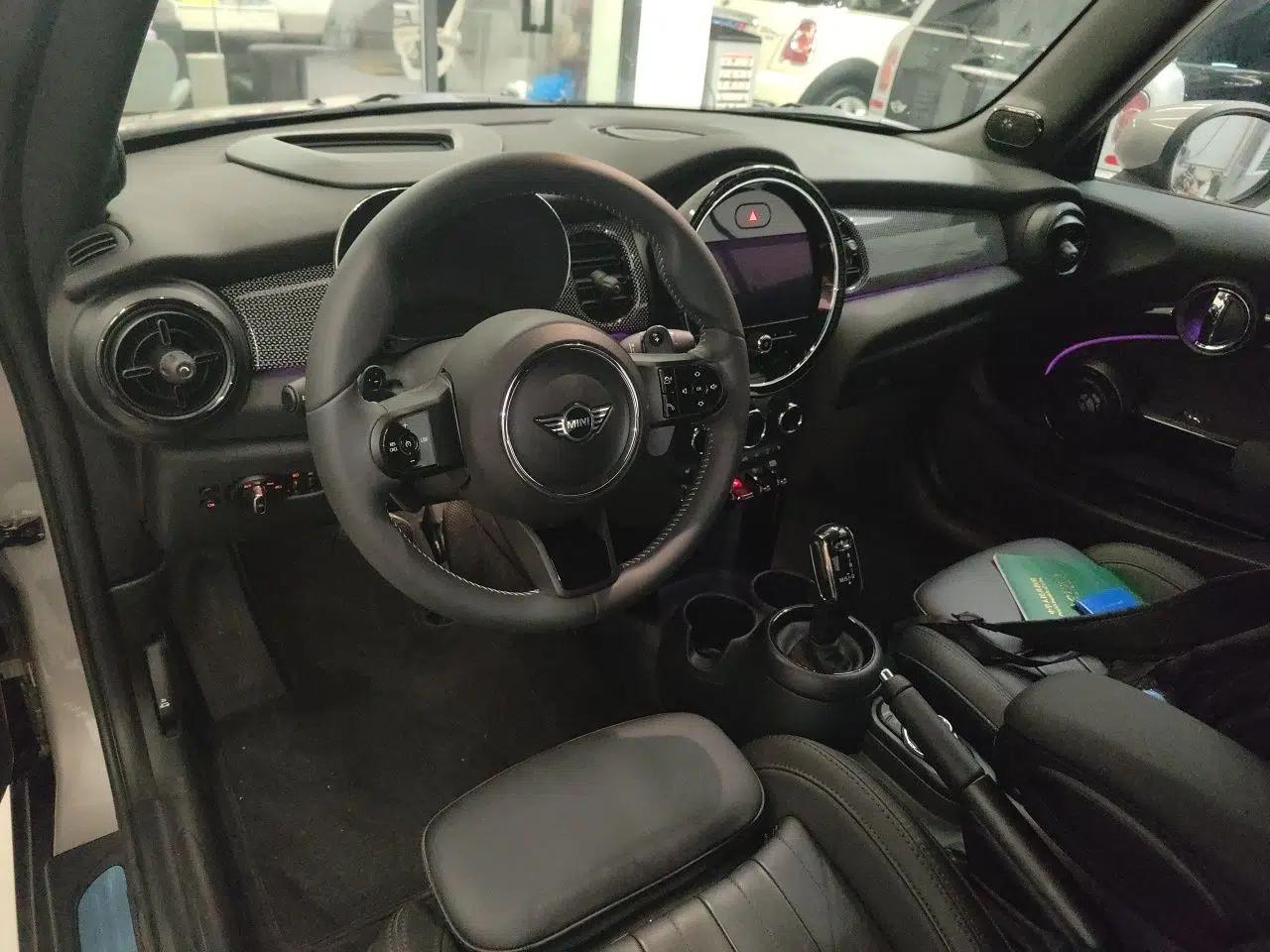 MINI 2022 Revised 2.0T COOPER S CABRIO Artist — миниатюра 9