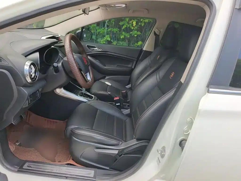 2016 Yuan 1.5L Automatic Luxury Edition — миниатюра 15
