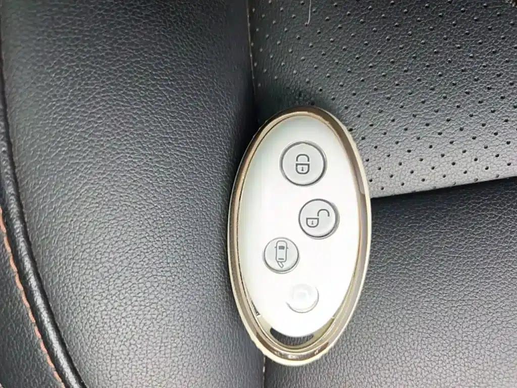 2016 Yuan 1.5L Automatic Luxury Edition — миниатюра 9