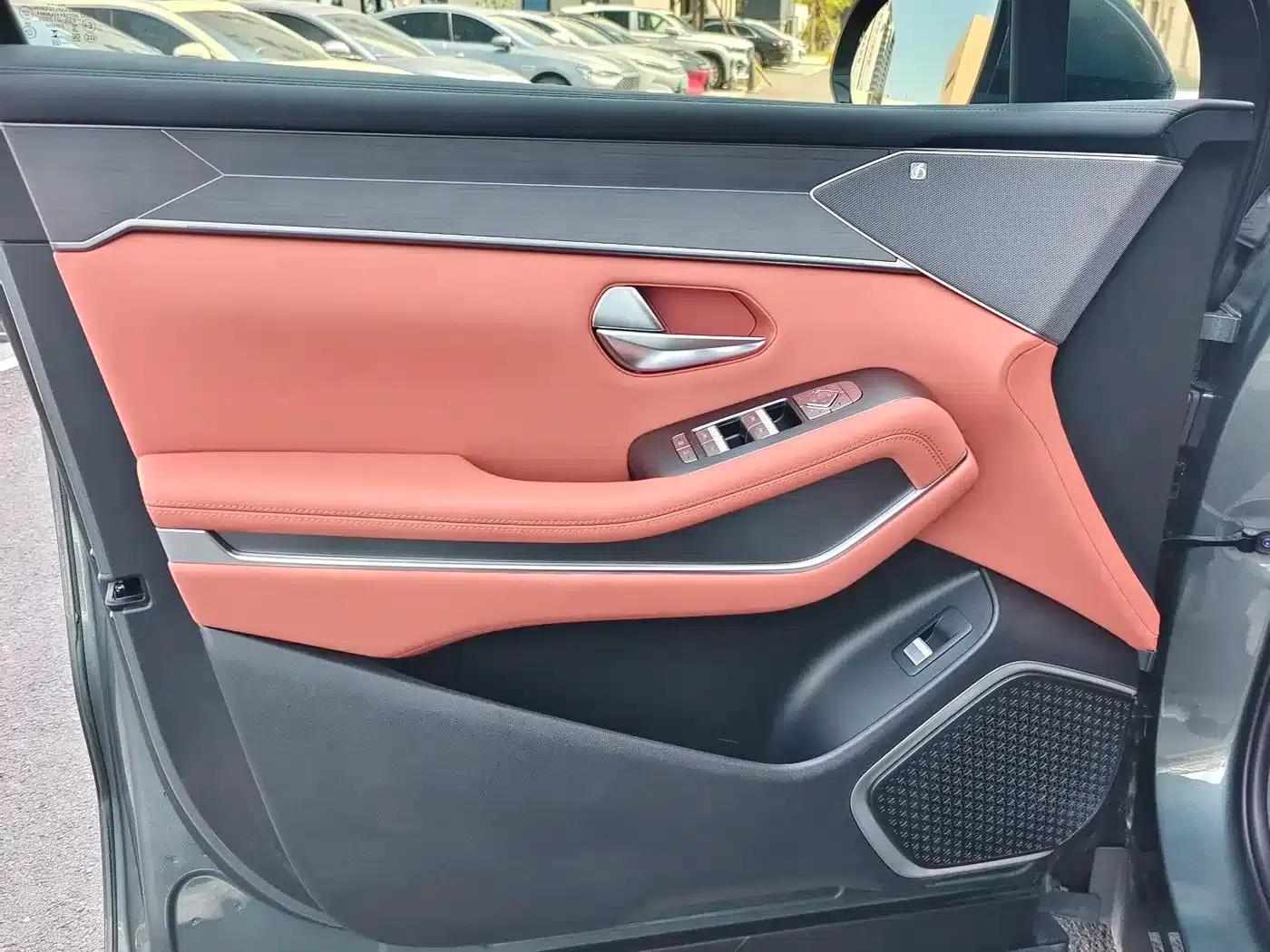 Tang L 2025 EV 600KM Four-Wheel Drive LiDAR Flagship Edition — миниатюра 16