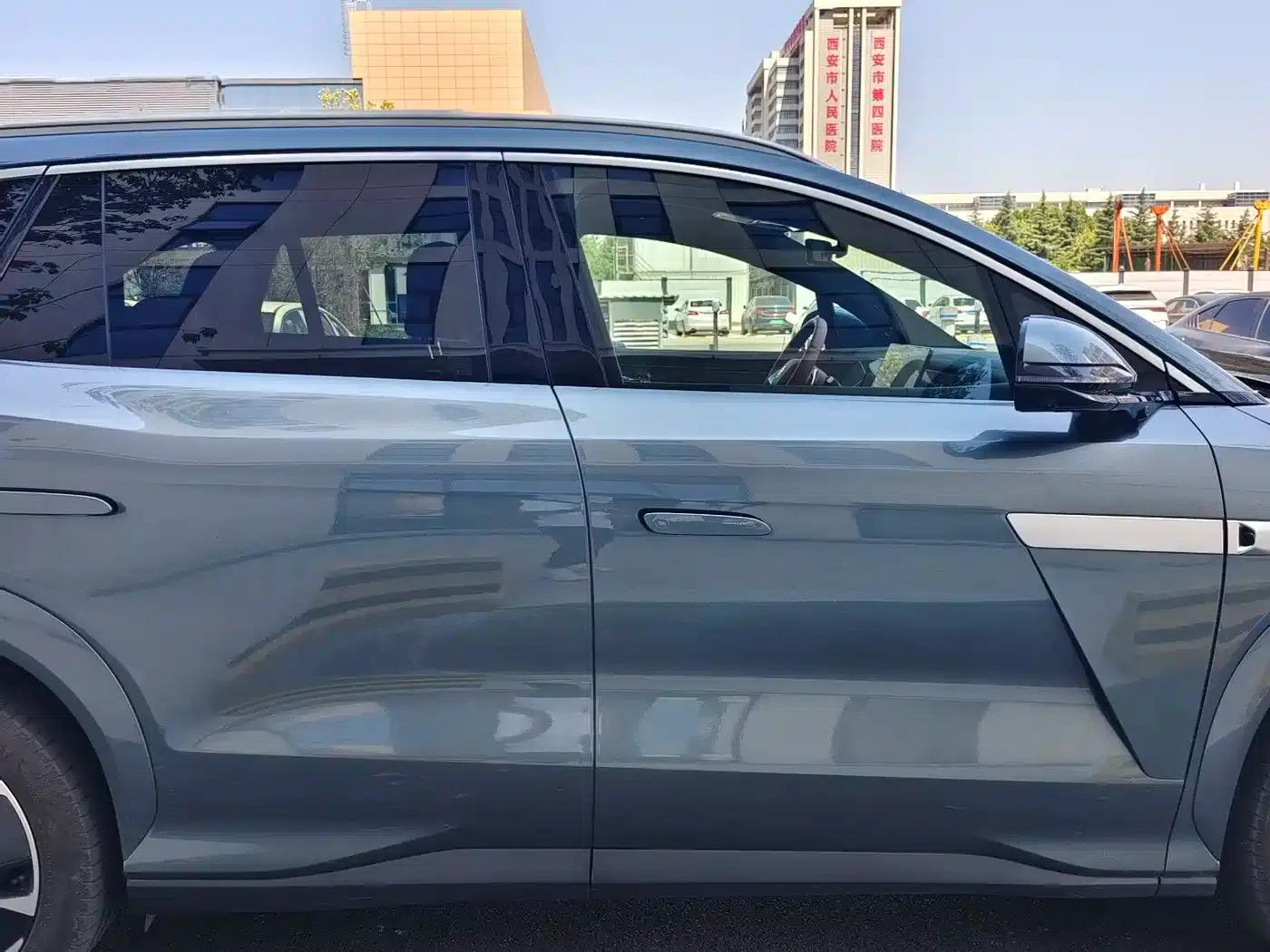 Tang L 2025 EV 600KM Four-Wheel Drive LiDAR Flagship Edition — миниатюра 21