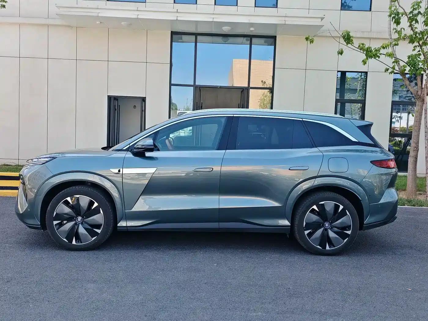 Tang L 2025 EV 600KM Four-Wheel Drive LiDAR Flagship Edition — миниатюра 6