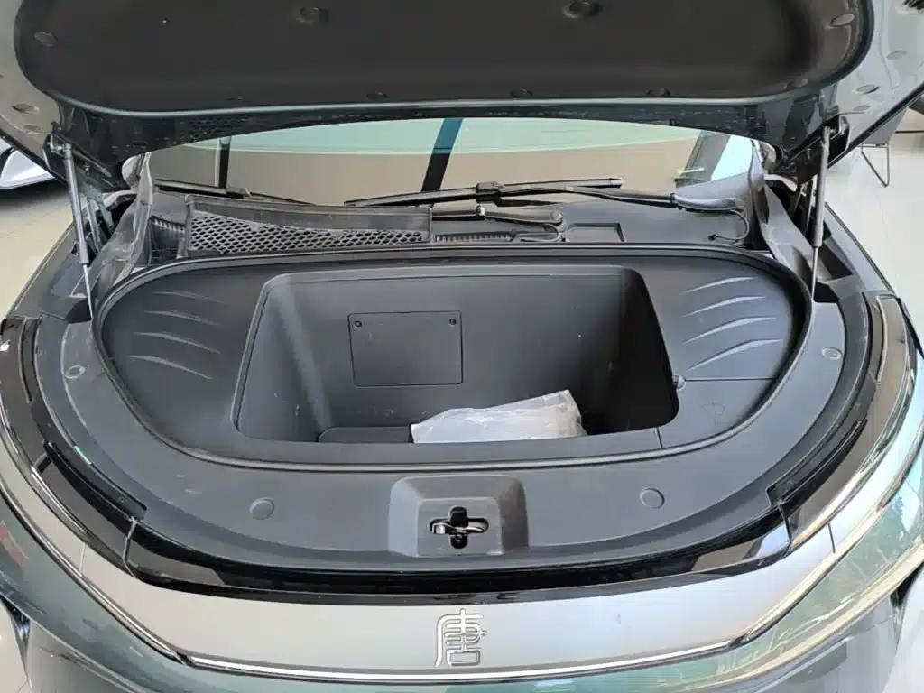 Tang L 2025 EV 670KM LiDAR Flagship Edition — миниатюра 20