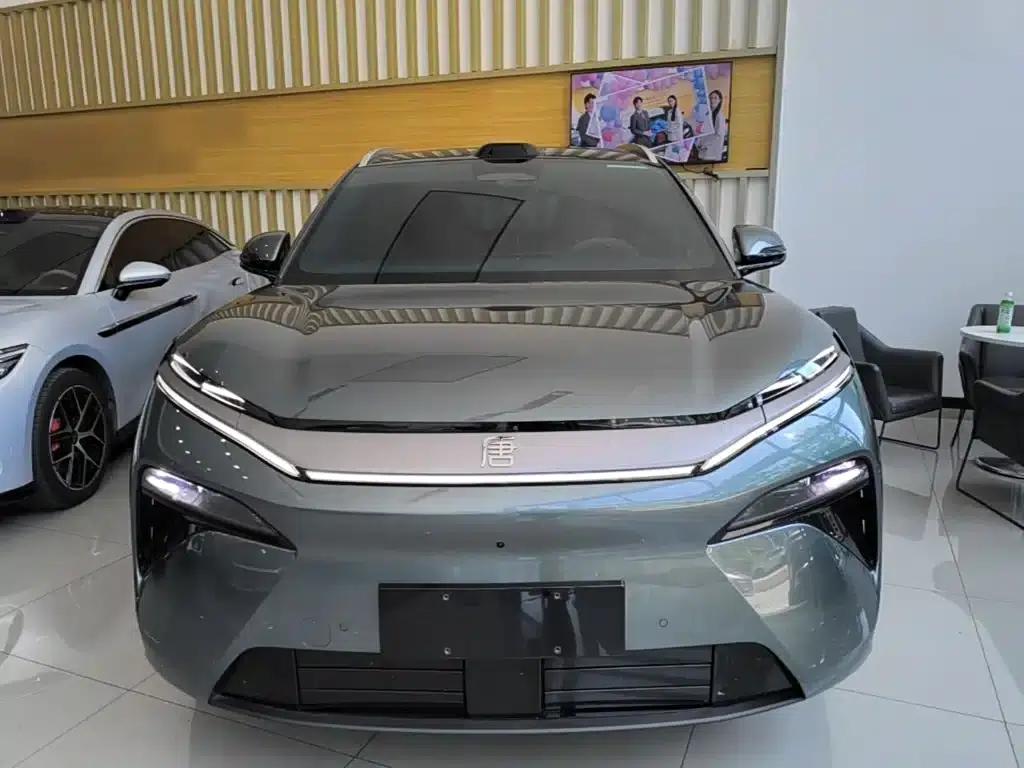 Tang L 2025 EV 670KM LiDAR Flagship Edition — миниатюра 3