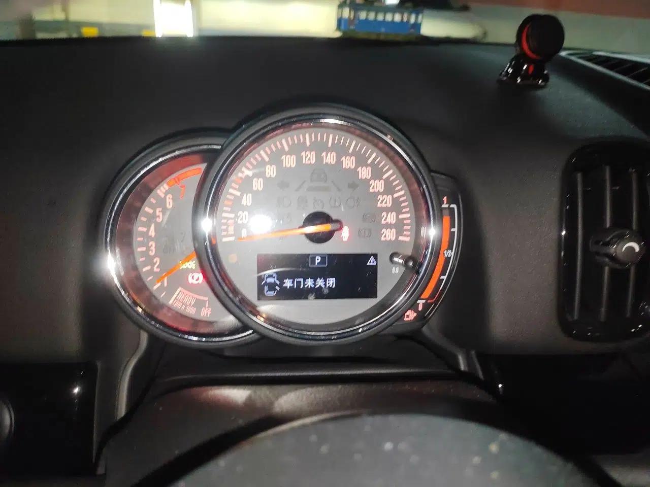 MINI Countryman 2019 2.0T COOPER S ALL4 Classic Edition — миниатюра 11
