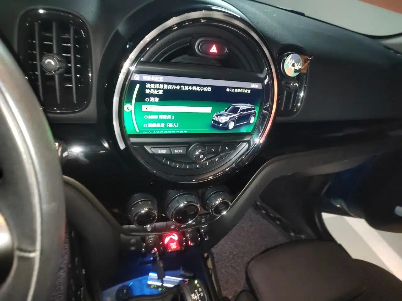 MINI Countryman 2019 2.0T COOPER S ALL4 Classic Edition — миниатюра 13