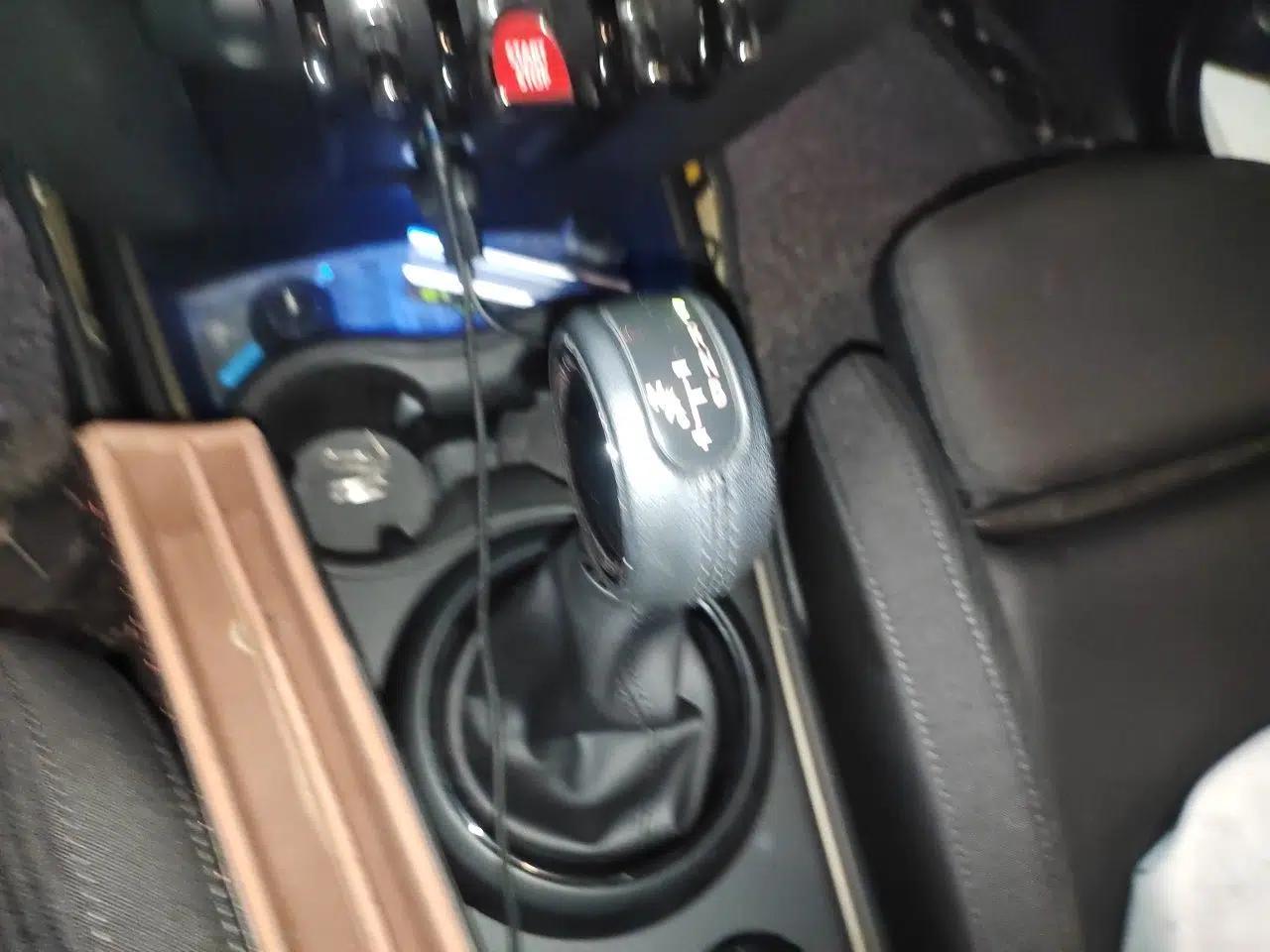 MINI Countryman 2019 2.0T COOPER S ALL4 Classic Edition — миниатюра 14