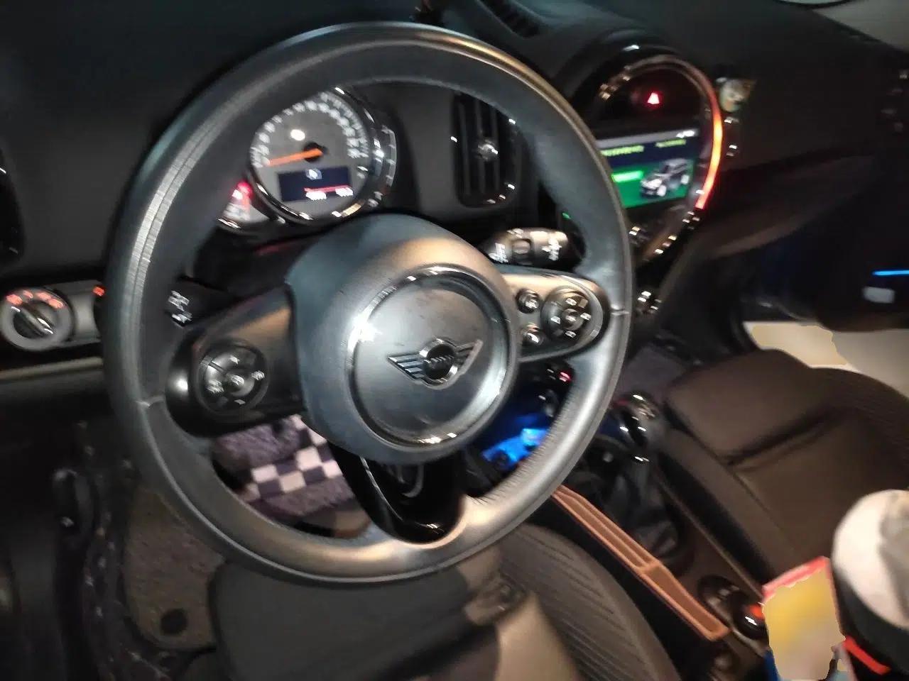 MINI Countryman 2019 2.0T COOPER S ALL4 Classic Edition — миниатюра 10