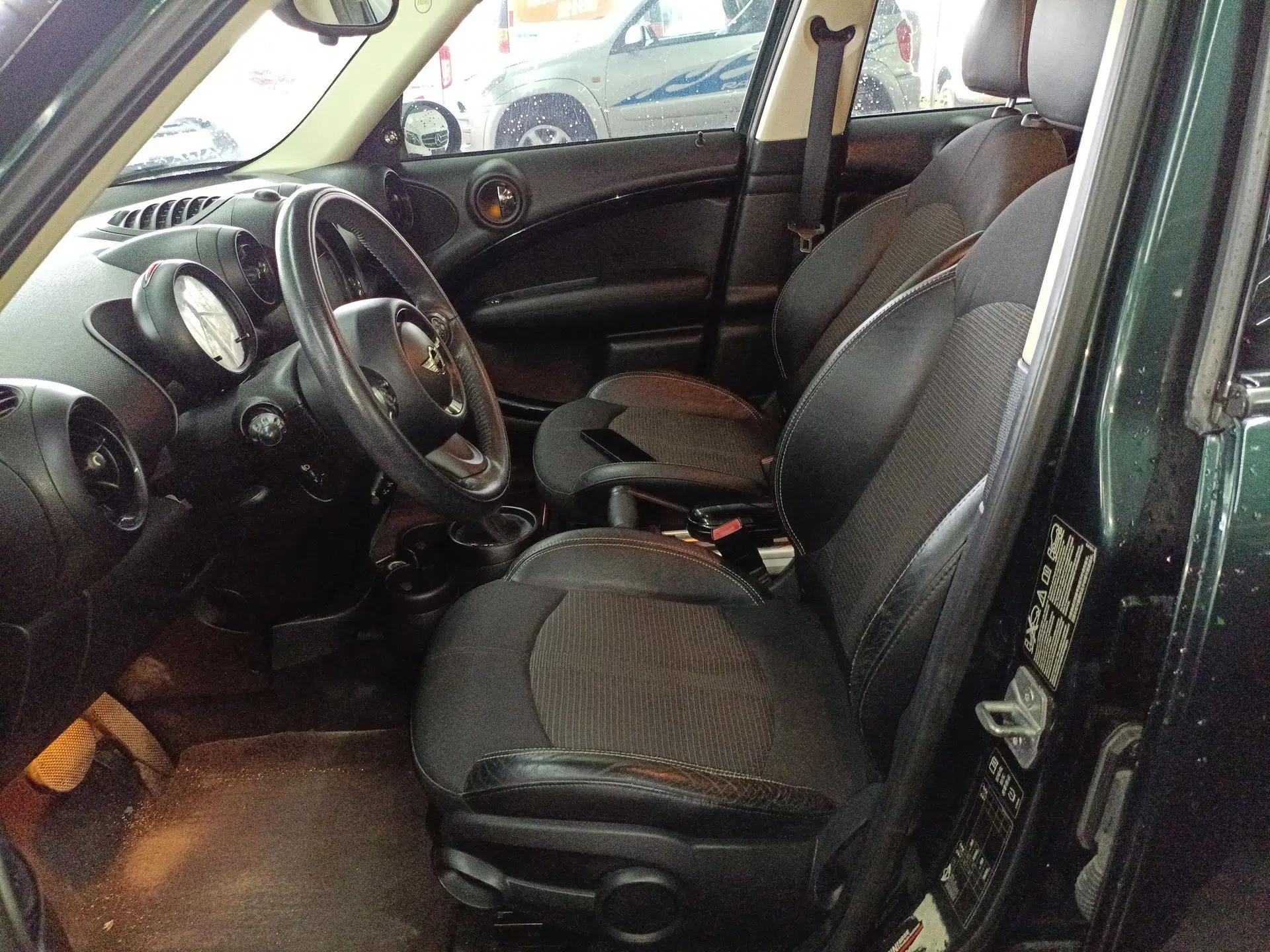 MINI Countryman 2013 1.6T COOPER ALL4 Fun — миниатюра 17