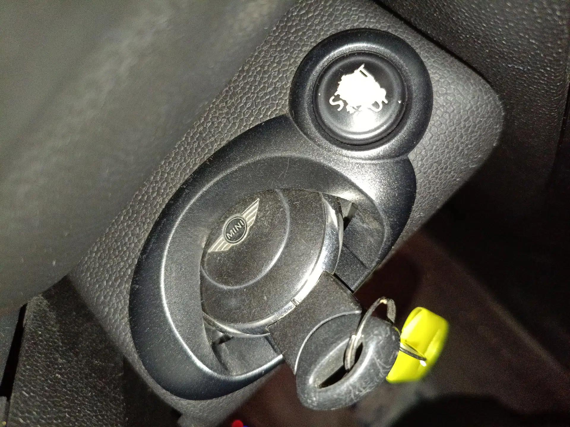 MINI Countryman 2013 1.6T COOPER ALL4 Fun — миниатюра 23
