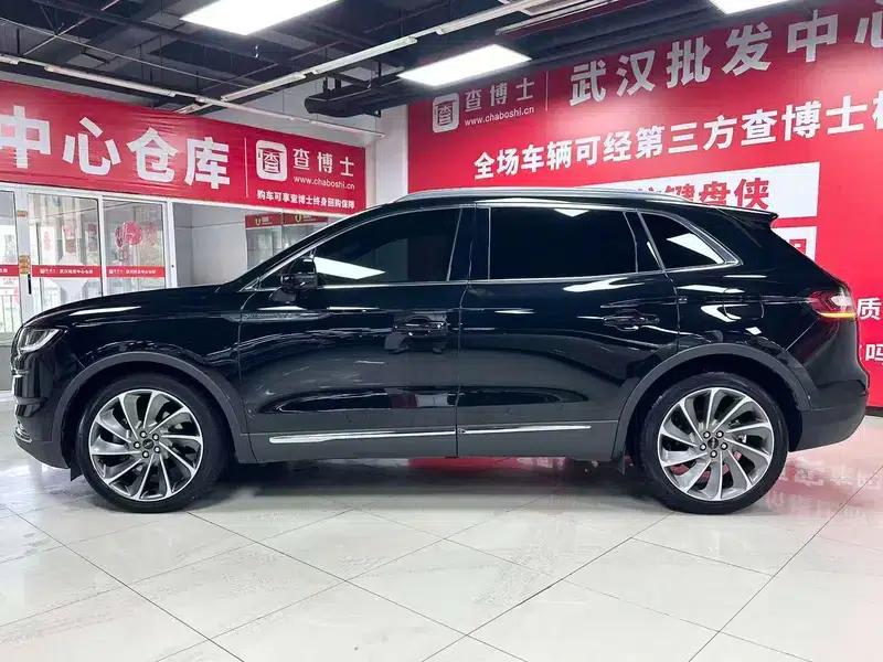 Navigator 2021 2.7T AWD Premium Edition — миниатюра 4