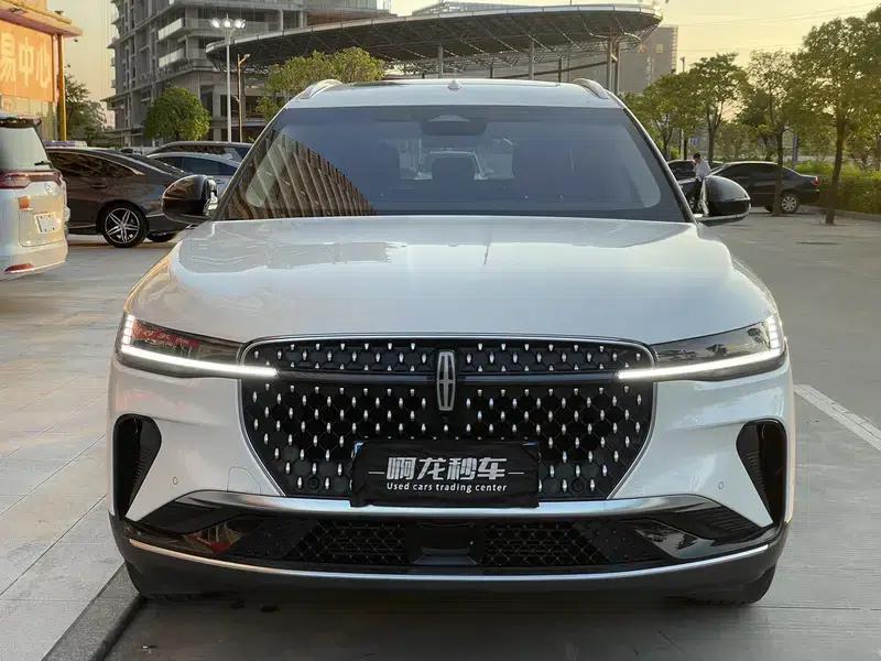 Navigator 2023 2.0T AWD Premium Edition — миниатюра 2