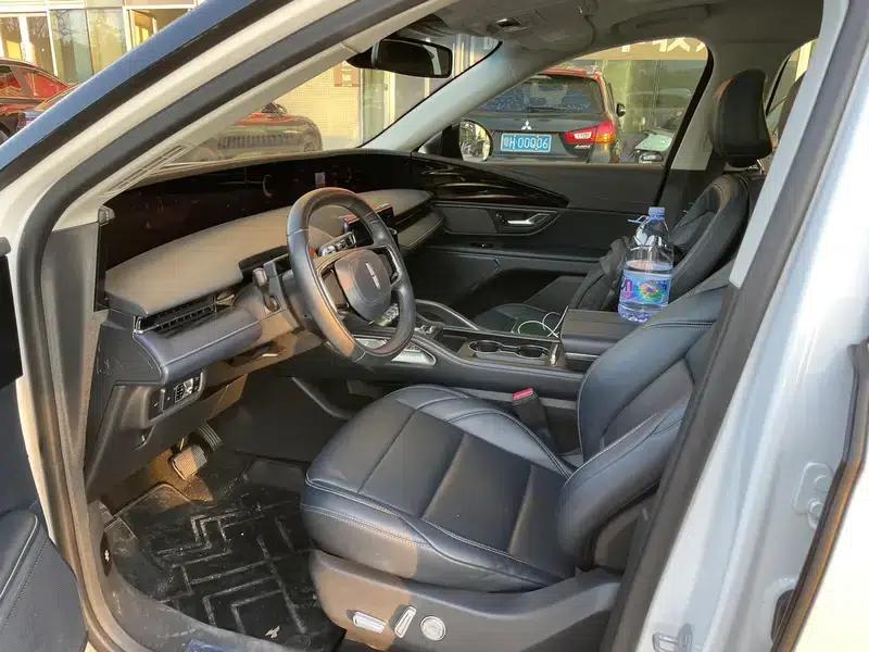 Navigator 2023 2.0T AWD Premium Edition — миниатюра 12