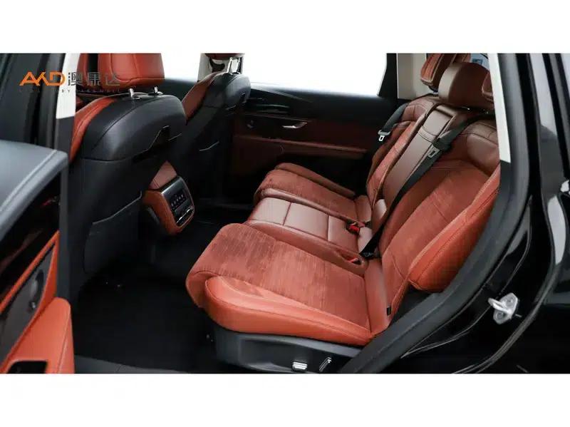Navigator 2025 2.0T AWD Premium Hybrid — миниатюра 8