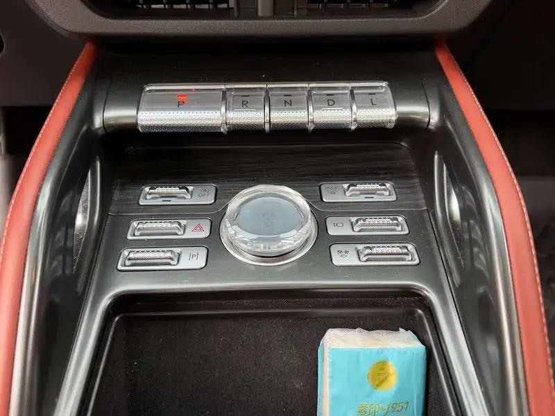 Navigator 2023 2.0T AWD Premium Edition — миниатюра 6