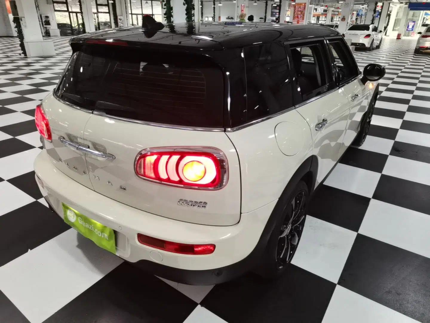 MINI Clubman 2016 Revised Version 1.5T COOPER Connoisseur Edition — миниатюра 6