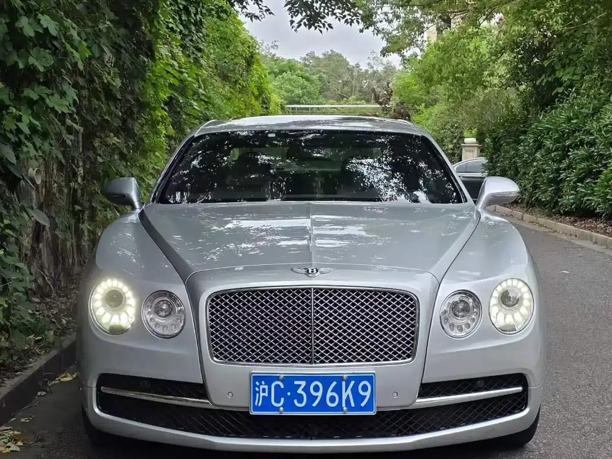 2013 Flying Spur 6.0T W12 Premium Edition — миниатюра 2