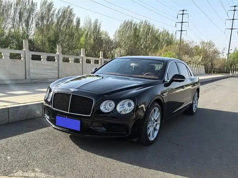 2017 Flying Spur 4.0T V8 Standard Edition — миниатюра 1