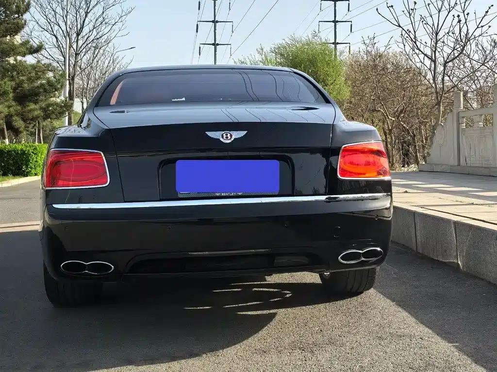 2017 Flying Spur 4.0T V8 Standard Edition — миниатюра 5
