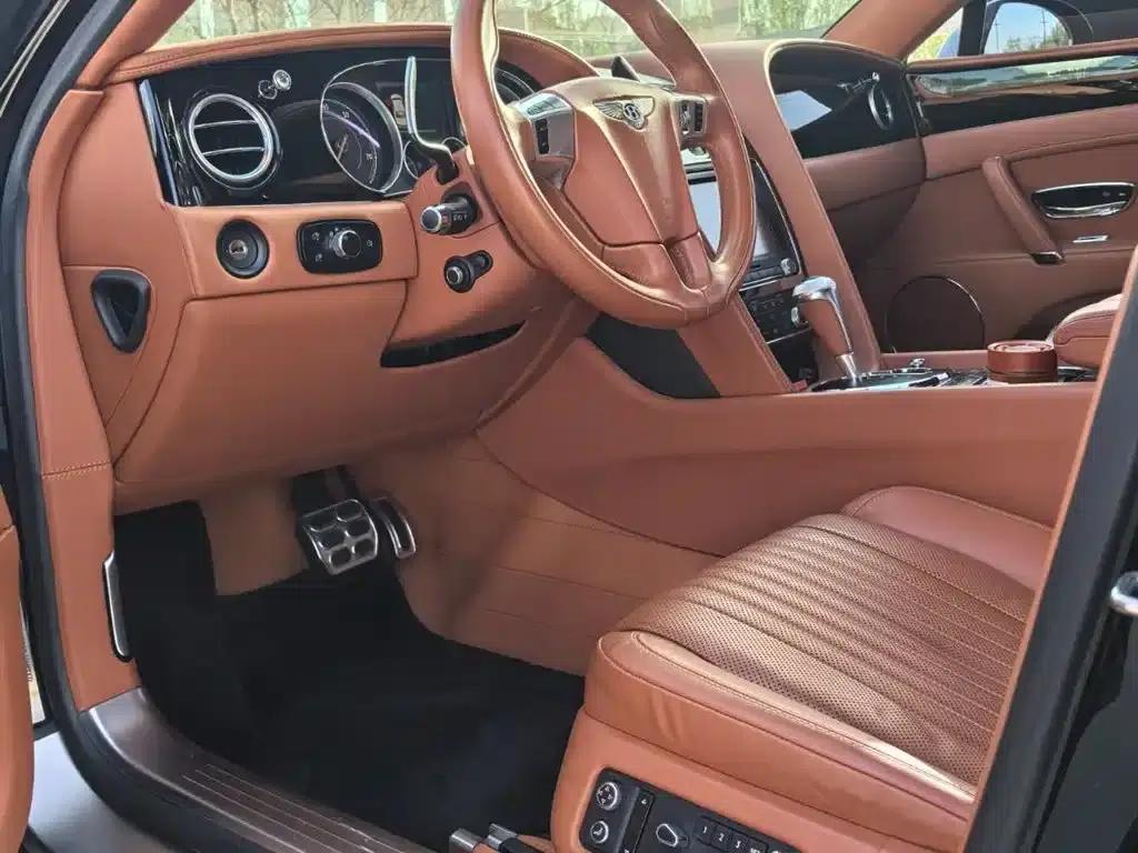 2017 Flying Spur 4.0T V8 Standard Edition — миниатюра 8