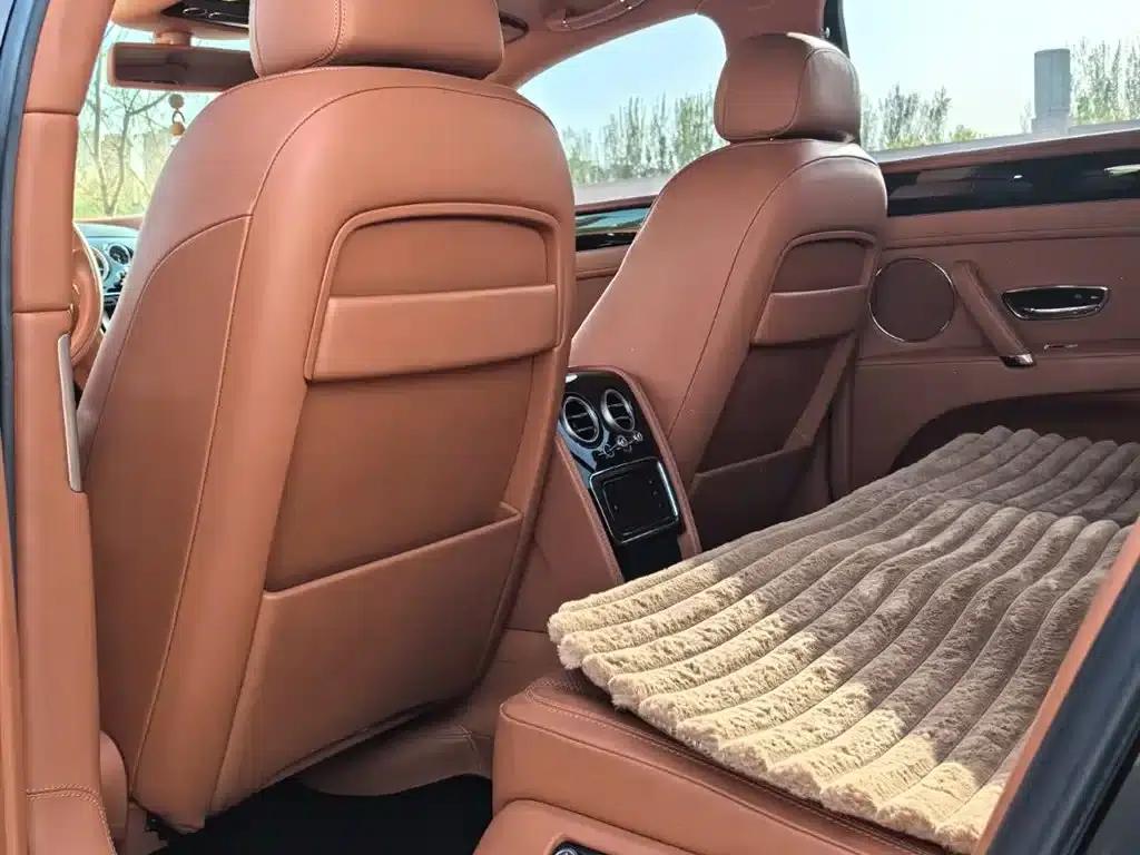 2017 Flying Spur 4.0T V8 Standard Edition — миниатюра 10