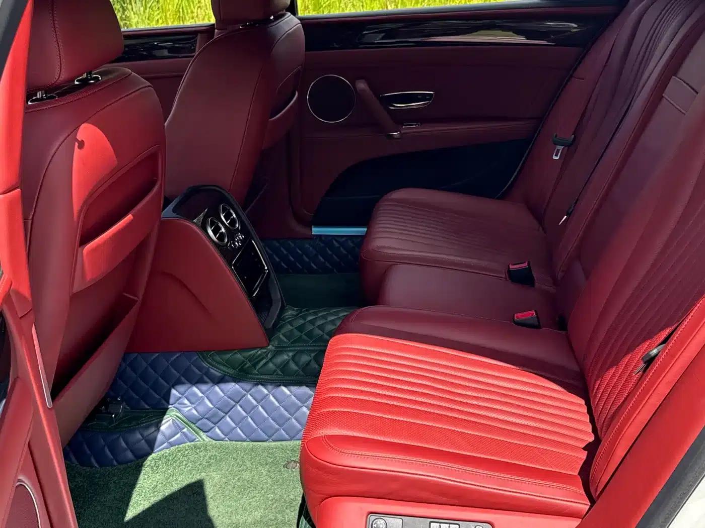 2017 Flying Spur 4.0T V8 Standard Edition — миниатюра 11