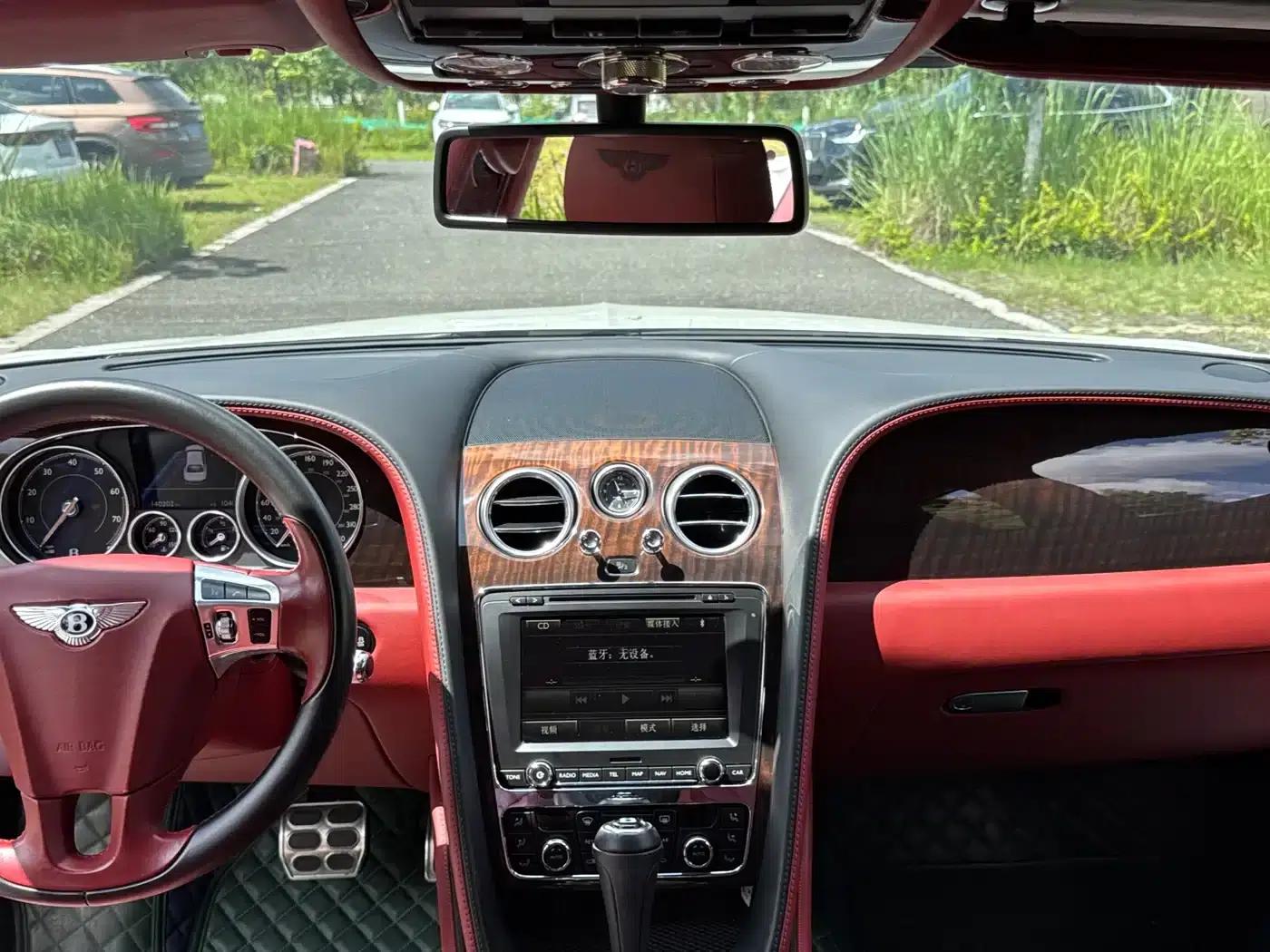 2017 Flying Spur 4.0T V8 Standard Edition — миниатюра 12