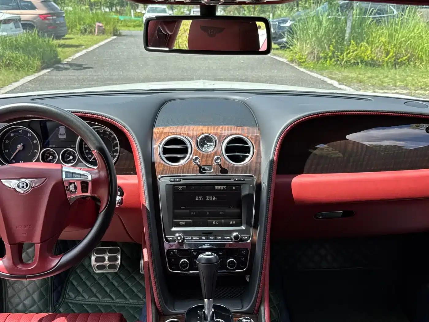 2017 Flying Spur 4.0T V8 Standard Edition — миниатюра 14