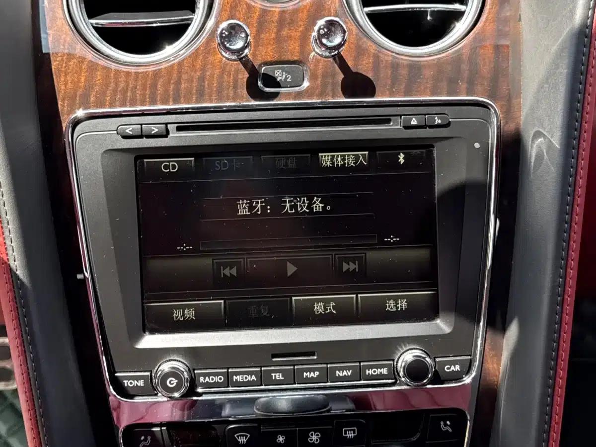 2017 Flying Spur 4.0T V8 Standard Edition — миниатюра 16