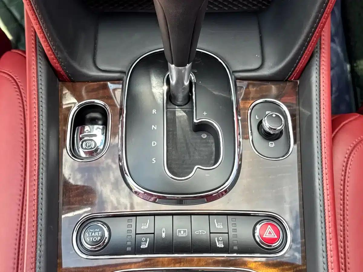 2017 Flying Spur 4.0T V8 Standard Edition — миниатюра 17