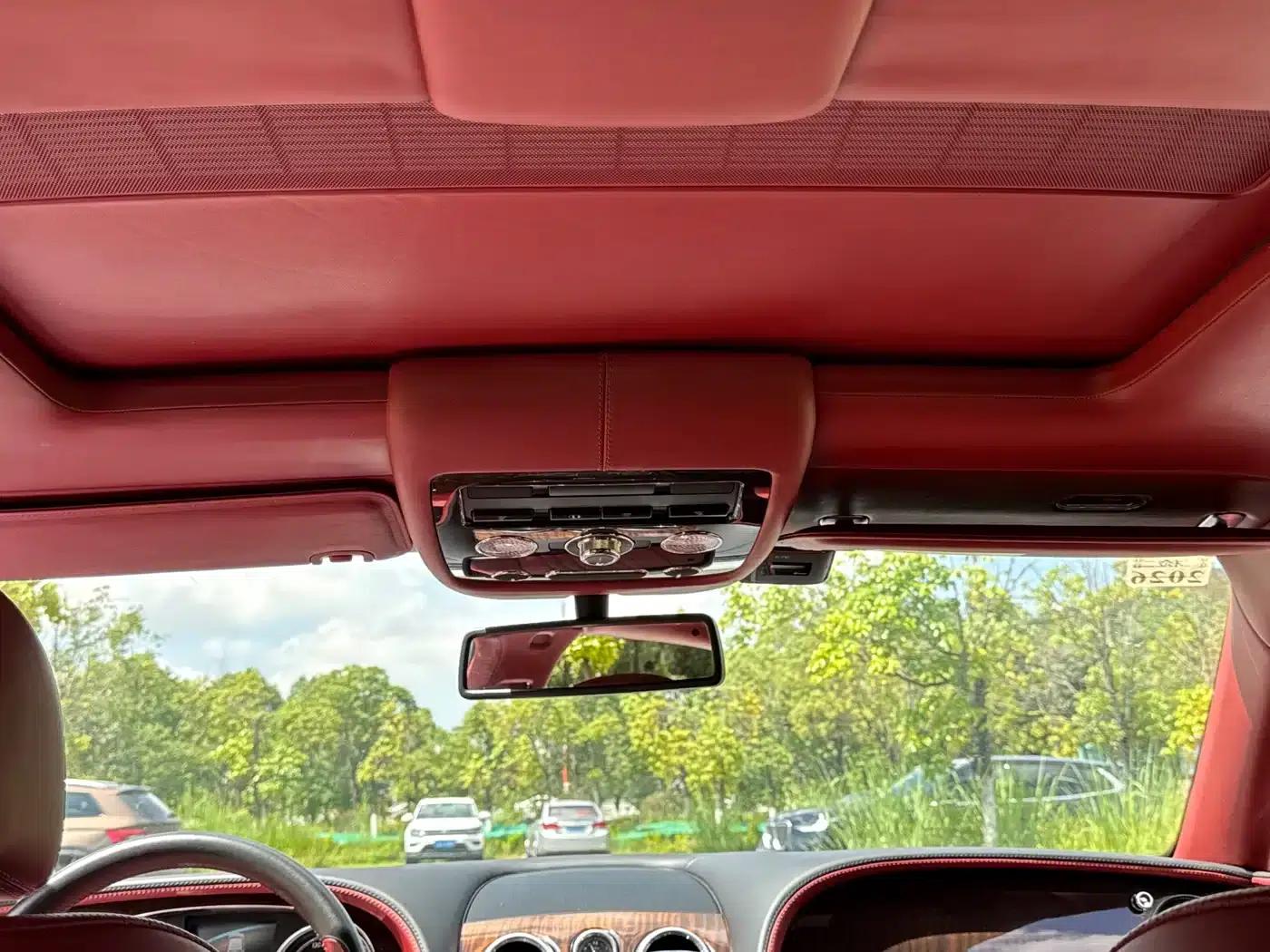 2017 Flying Spur 4.0T V8 Standard Edition — миниатюра 19