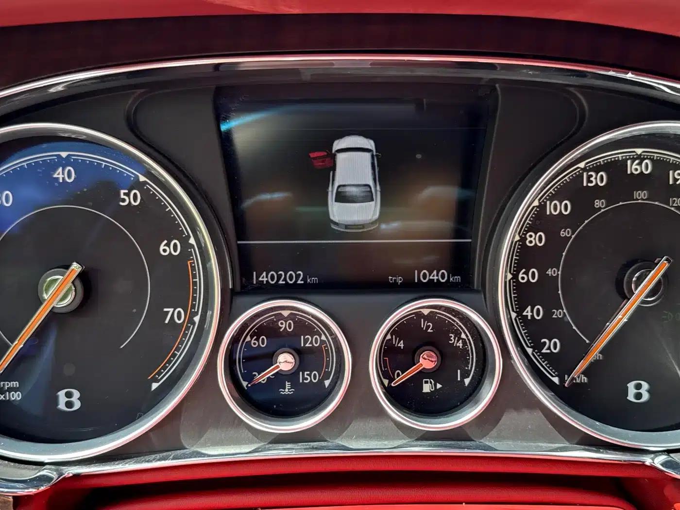 2017 Flying Spur 4.0T V8 Standard Edition — миниатюра 21