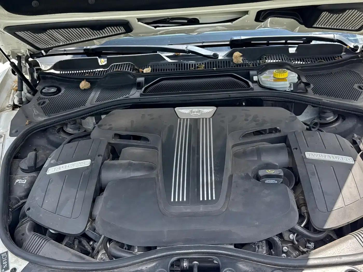 2017 Flying Spur 4.0T V8 Standard Edition — миниатюра 22