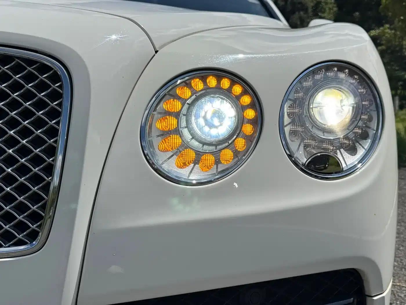 2017 Flying Spur 4.0T V8 Standard Edition — миниатюра 8