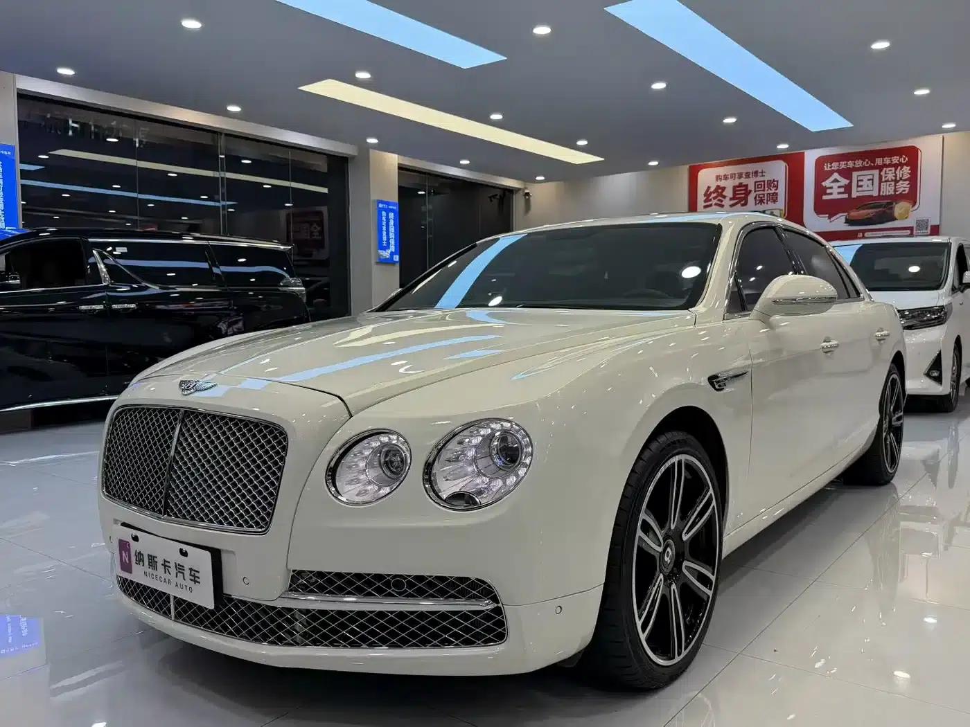 2014 Flying Spur 4.0T V8 Premium Edition — миниатюра 1