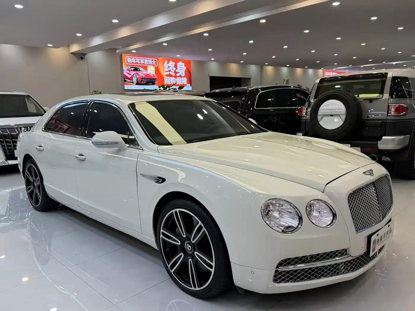 2014 Flying Spur 4.0T V8 Premium Edition — миниатюра 3