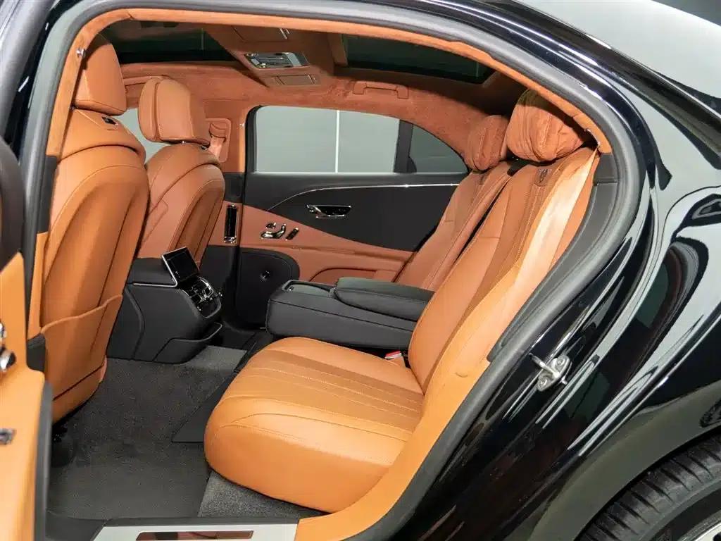 2022 Mercedes-Benz Flying Spur 6.0T W12 Standard Edition — миниатюра 11