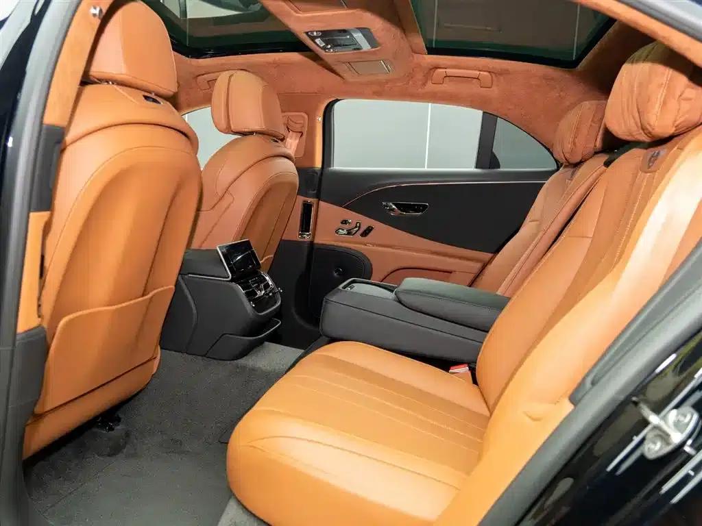 2022 Mercedes-Benz Flying Spur 6.0T W12 Standard Edition — миниатюра 12