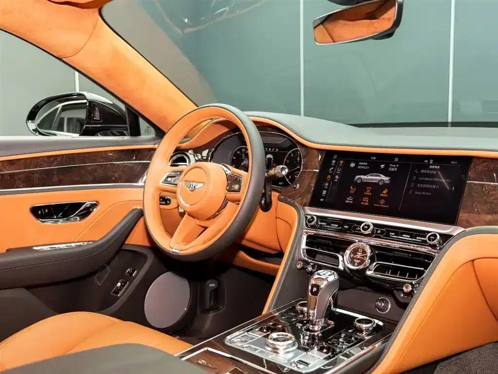 2022 Mercedes-Benz Flying Spur 6.0T W12 Standard Edition — миниатюра 17