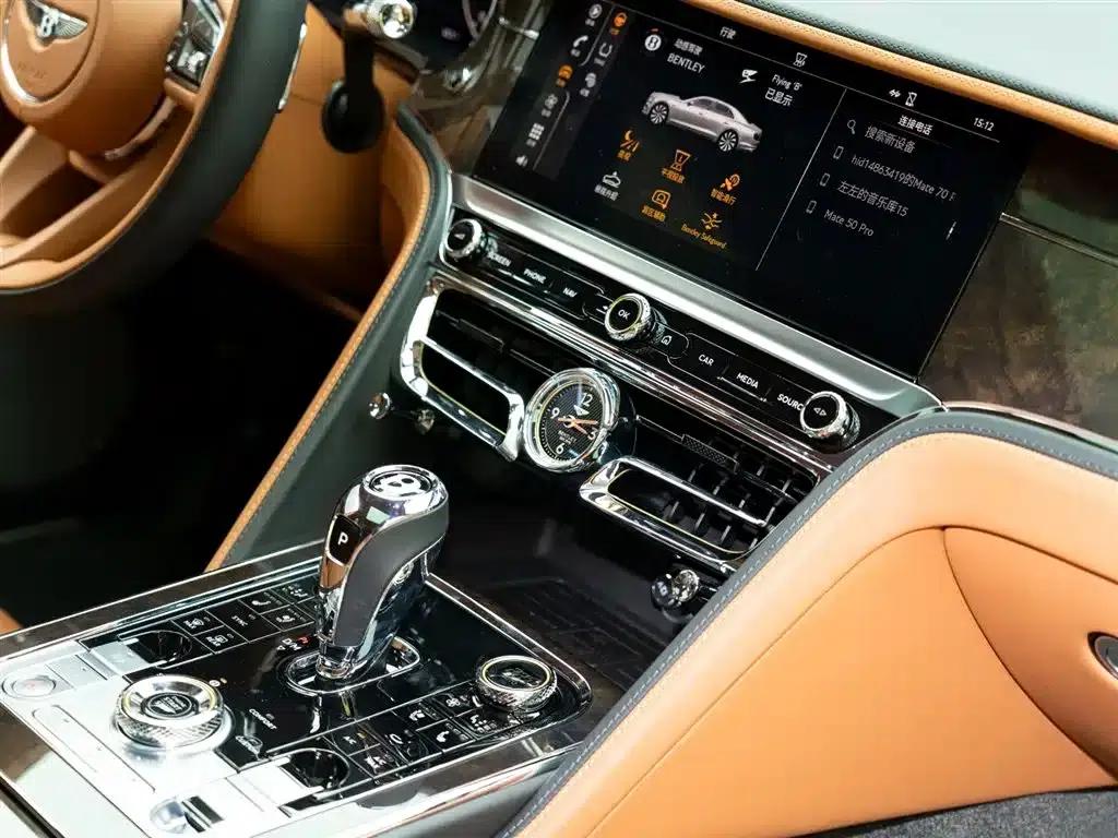 2022 Mercedes-Benz Flying Spur 6.0T W12 Standard Edition — миниатюра 18