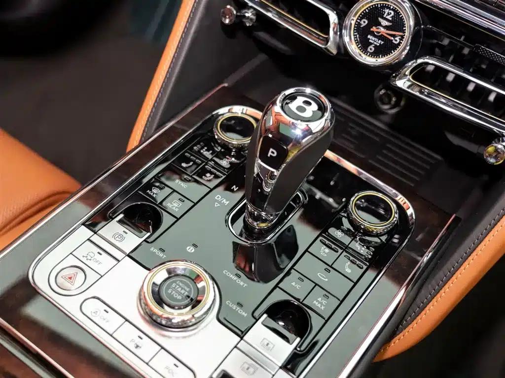 2022 Mercedes-Benz Flying Spur 6.0T W12 Standard Edition — миниатюра 19