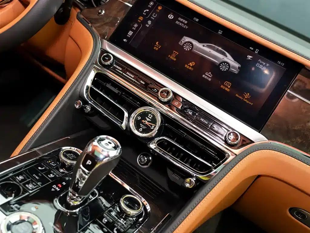 2022 Mercedes-Benz Flying Spur 6.0T W12 Standard Edition — миниатюра 20
