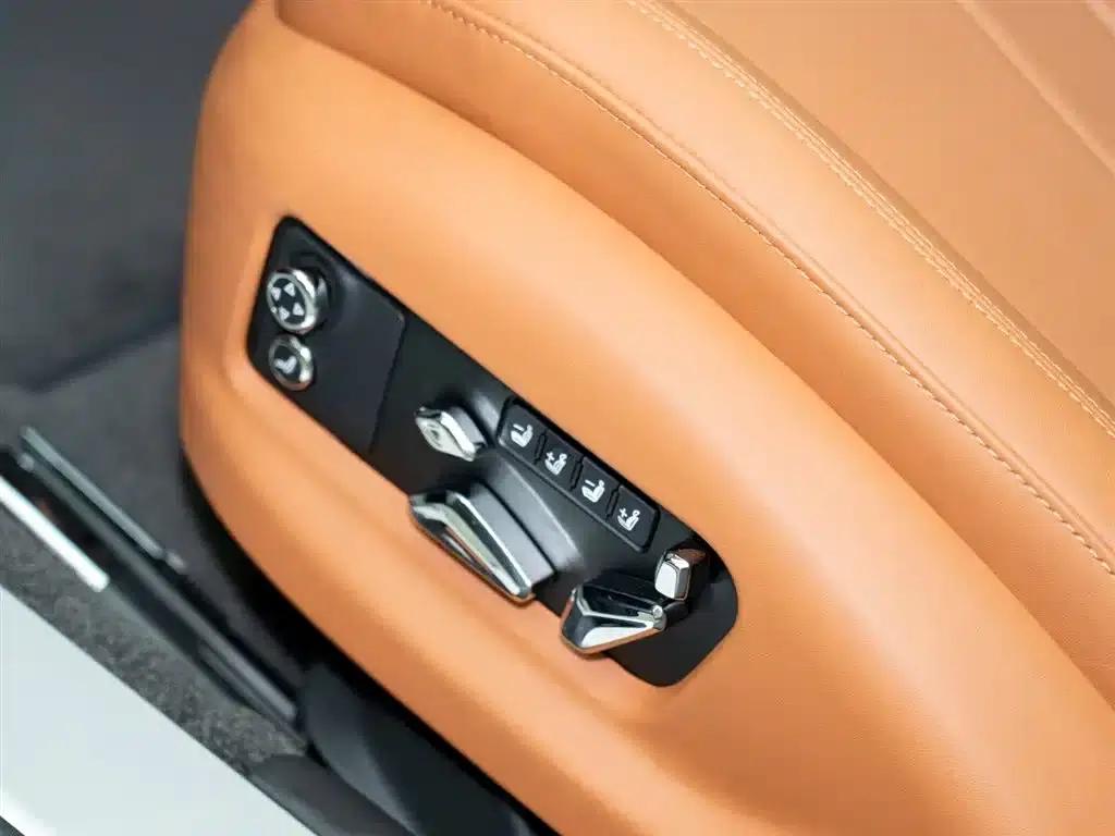 2022 Mercedes-Benz Flying Spur 6.0T W12 Standard Edition — миниатюра 10