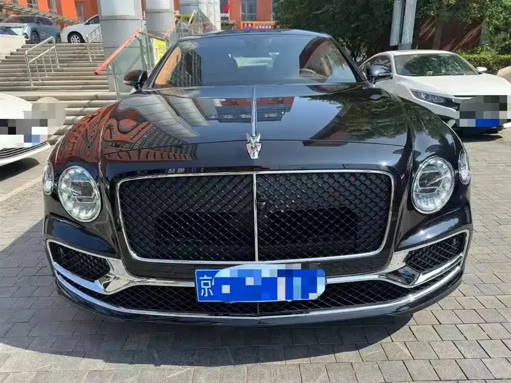 Flying Spur 2024 4.0T V8 Standard Edition — миниатюра 2